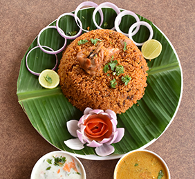 Vibrant ambiance at Eaters Stop restaurant​