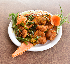 Vibrant ambiance at Eaters Stop restaurant​